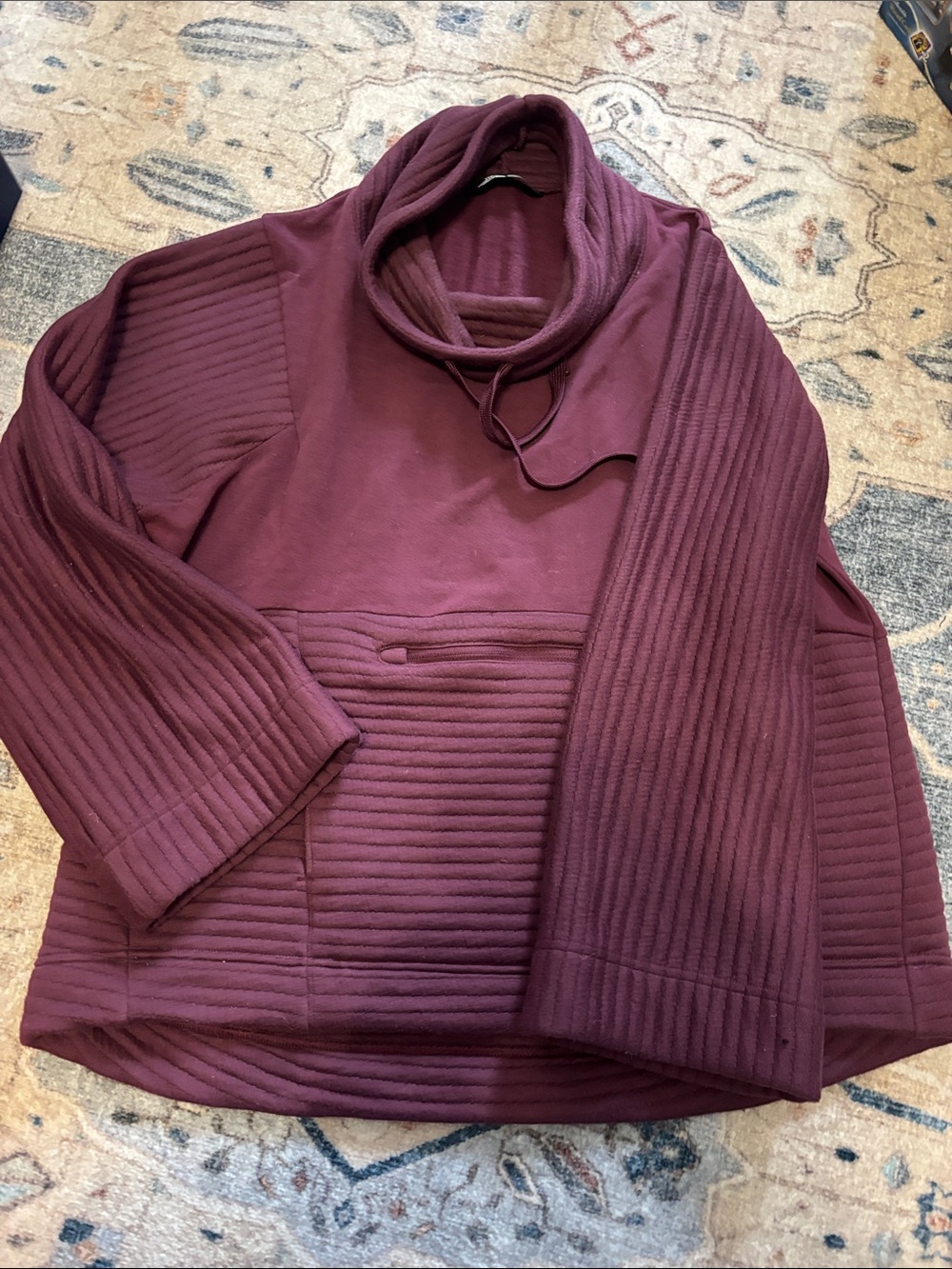 The North Face Women's Quilted Funnel Neck Pullover — Burgundy, size medium